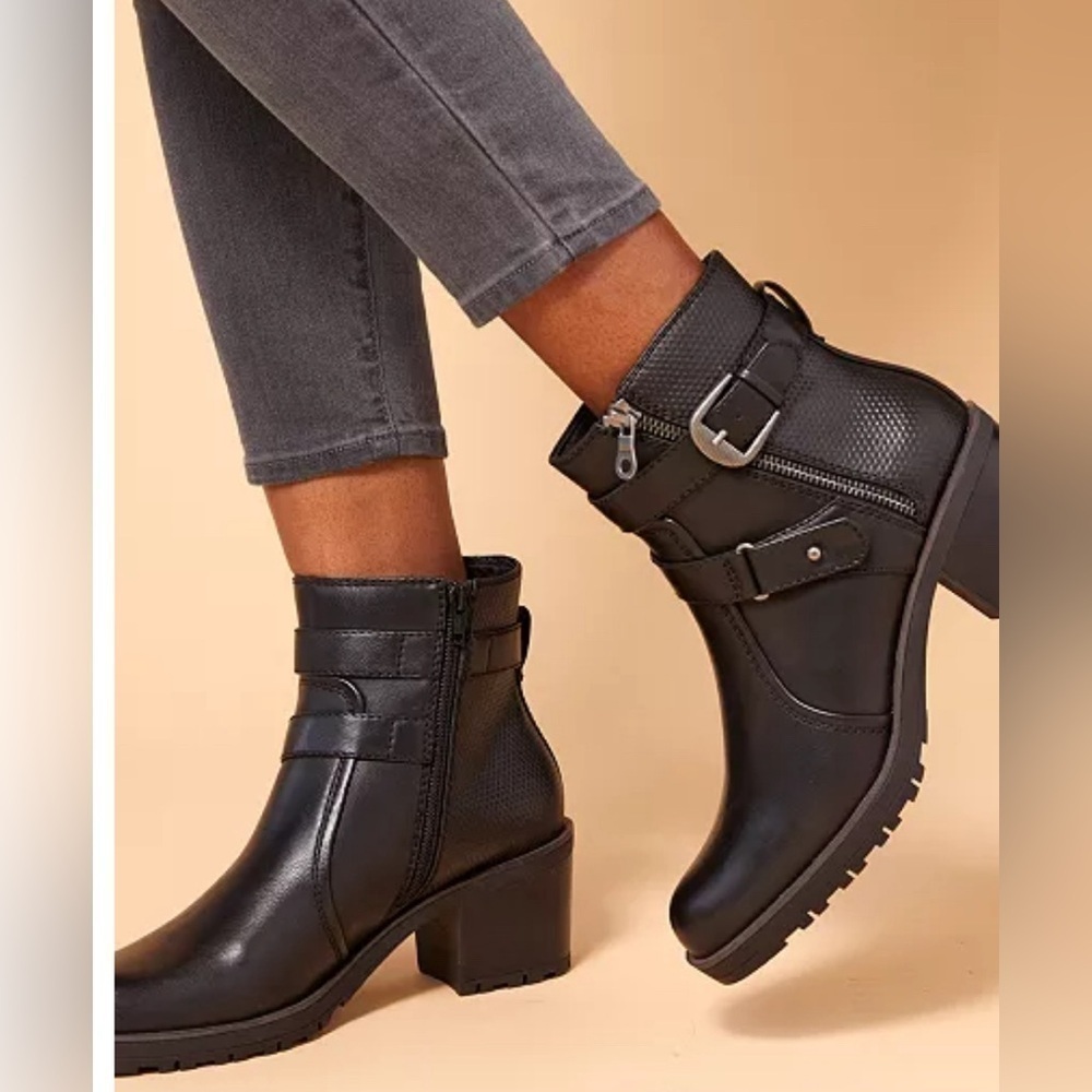 Bare Traps Towanda Lug Sole Booties size 5.5